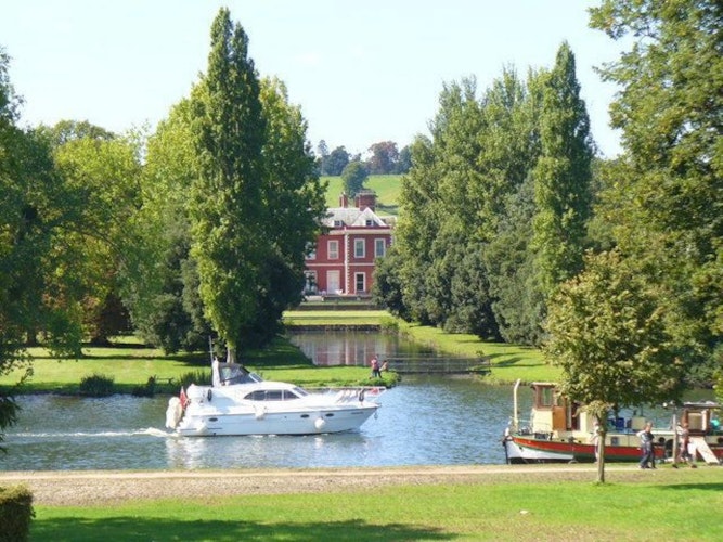 Pgds 20140831 102328 Fawley Court From Remenham   Geograph Org Uk   536432