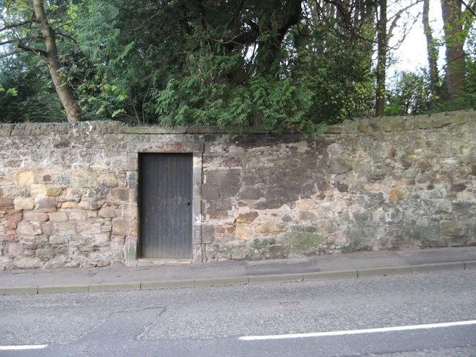 Pgds 20150210 231436 Pict 1 Former Carriage Entrance On Newbiggin Hill Road
