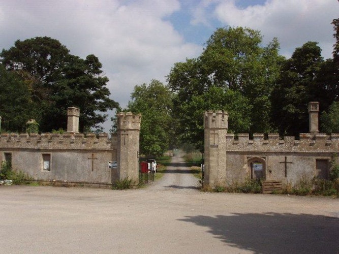 Pgds 20150609 142213 South Gate Of Thame Park   Geograph Org Uk   39176