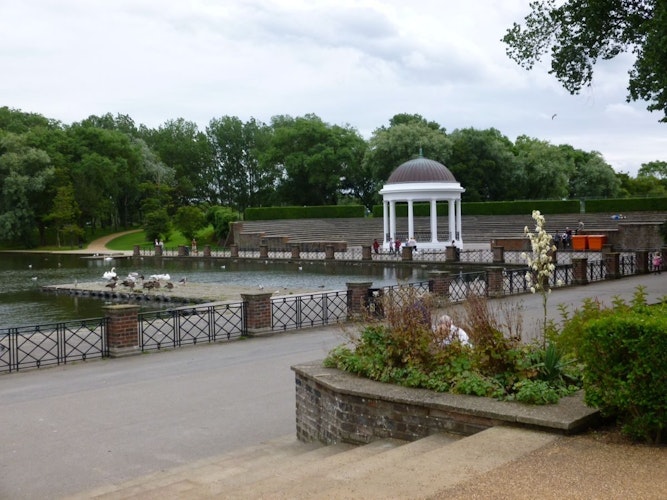 Pgds 20150908 104303 Boating Lake With Bandstand