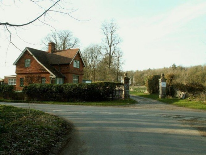 Pgds 20160427 123116 The South Lodge And Entrance To Branches Park   Geograph Org Uk   1210180